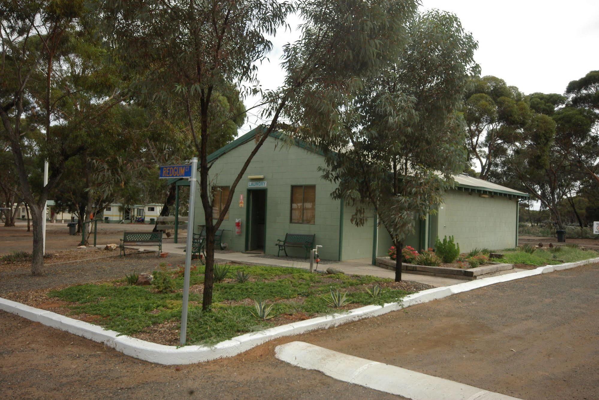 Acclaim Gateway Caravan Park Dundas Exterior photo